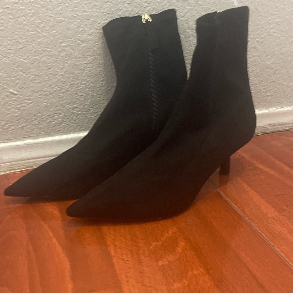 Pointed Toe Black Ankle Booties with Kitten Heel Zara